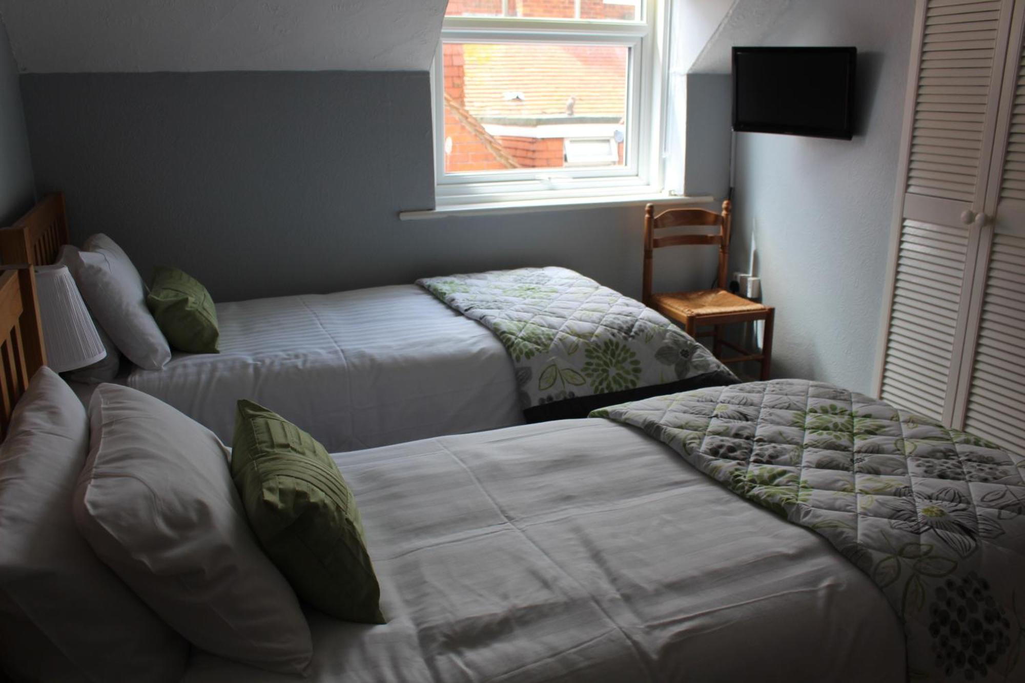 Beamsley Lodge B&B Истборн Екстериор снимка
