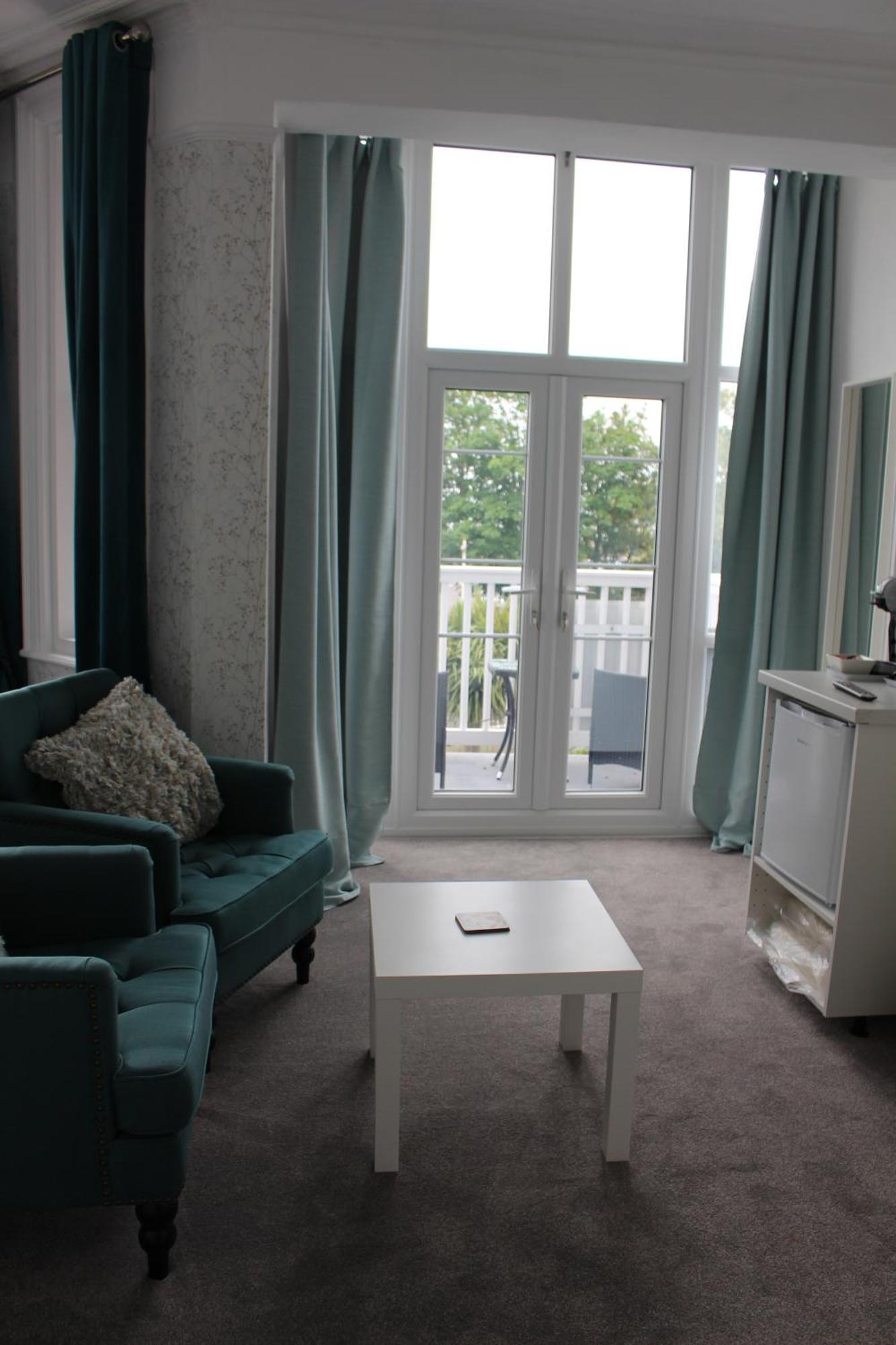 Beamsley Lodge B&B Истборн Екстериор снимка