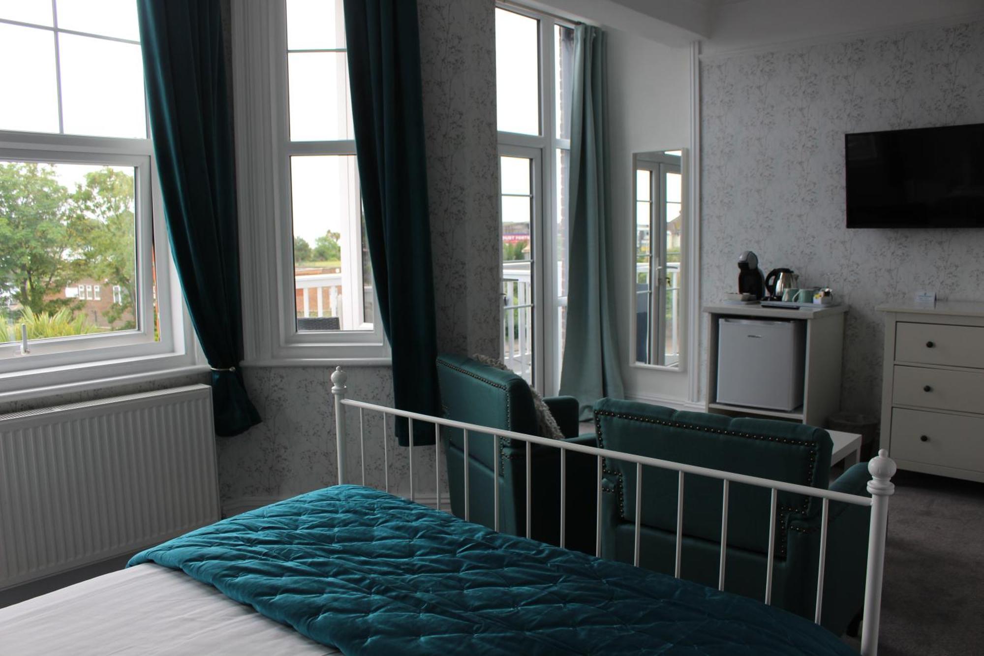 Beamsley Lodge B&B Истборн Екстериор снимка