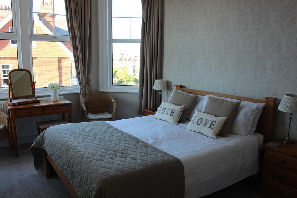 Beamsley Lodge B&B Истборн Екстериор снимка