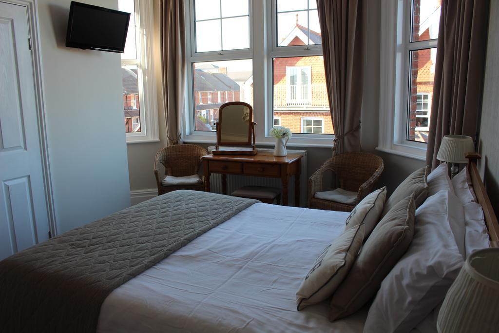 Beamsley Lodge B&B Истборн Екстериор снимка