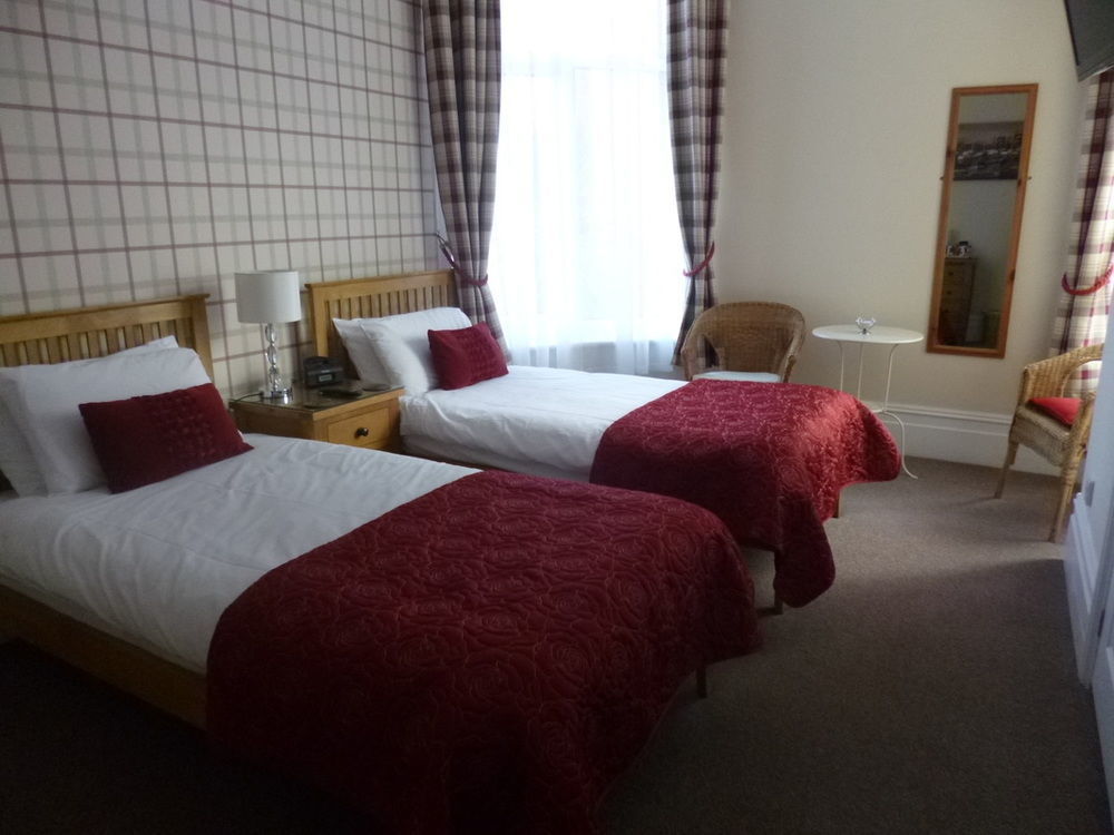 Beamsley Lodge B&B Истборн Екстериор снимка