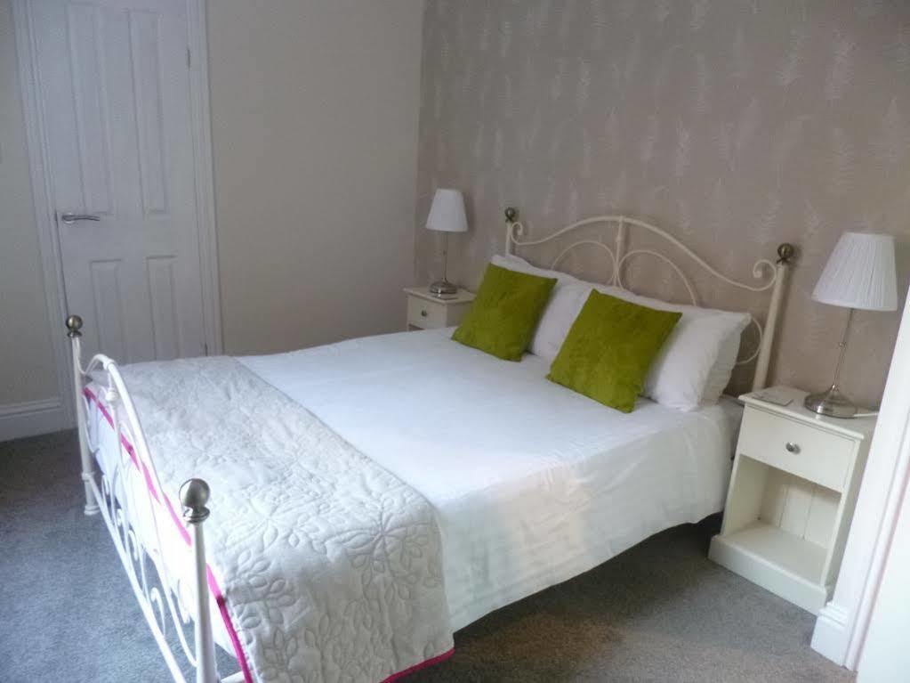 Beamsley Lodge B&B Истборн Екстериор снимка