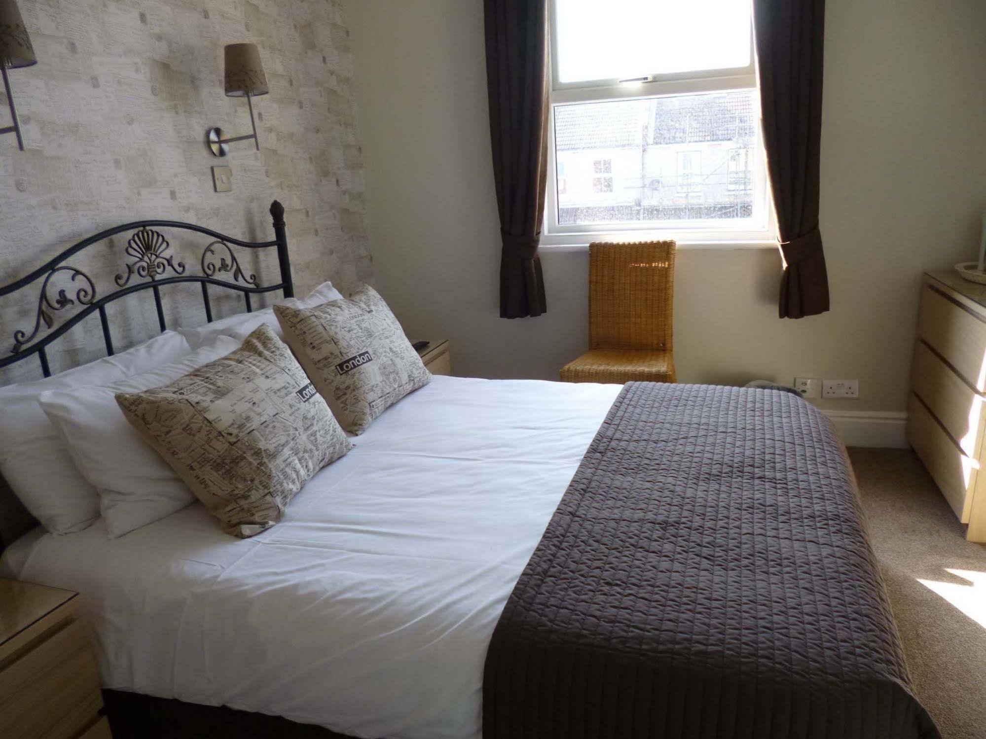 Beamsley Lodge B&B Истборн Екстериор снимка