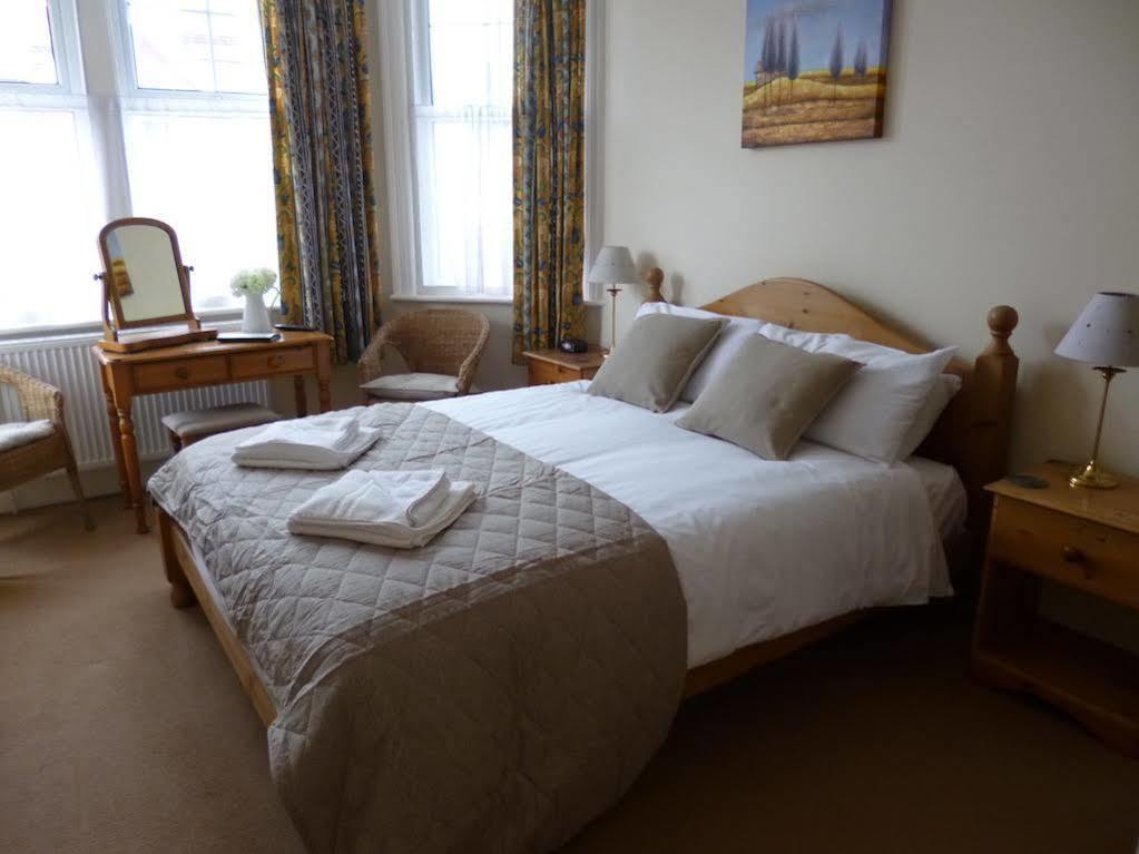 Beamsley Lodge B&B Истборн Екстериор снимка