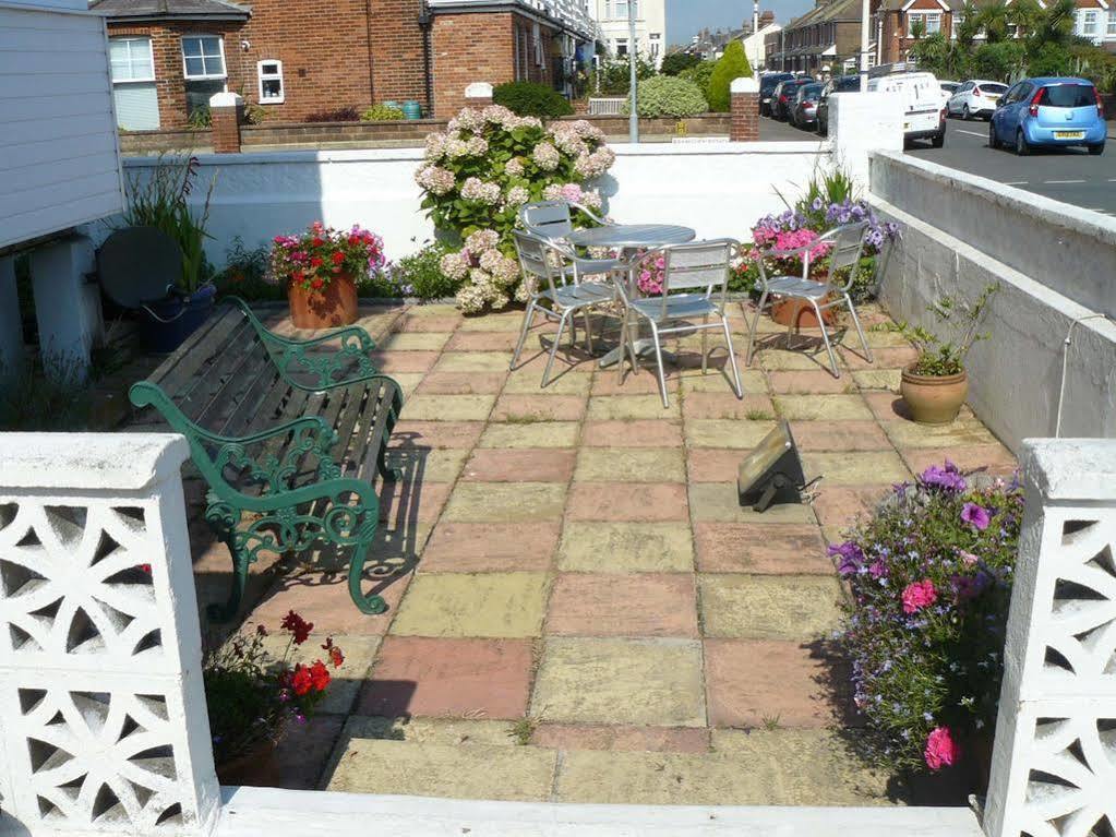 Beamsley Lodge B&B Истборн Екстериор снимка